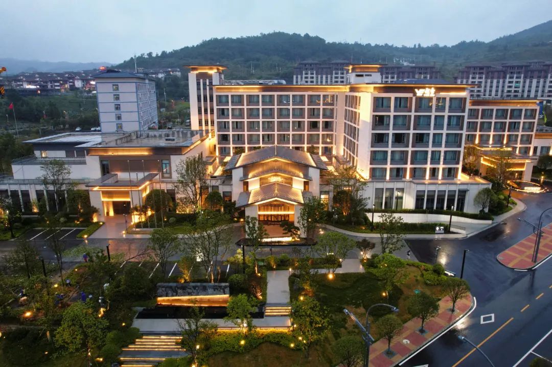 創(chuàng)造優(yōu)雅視覺體驗(yàn)丨畢節(jié)越秀萬豪萬楓酒店泛光照明項(xiàng)目案例