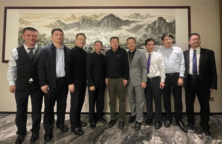 以航空科技賦能氫能物流丨國際宇航科學(xué)院院士鄧玉林教授蒞臨昇輝考察指導(dǎo)